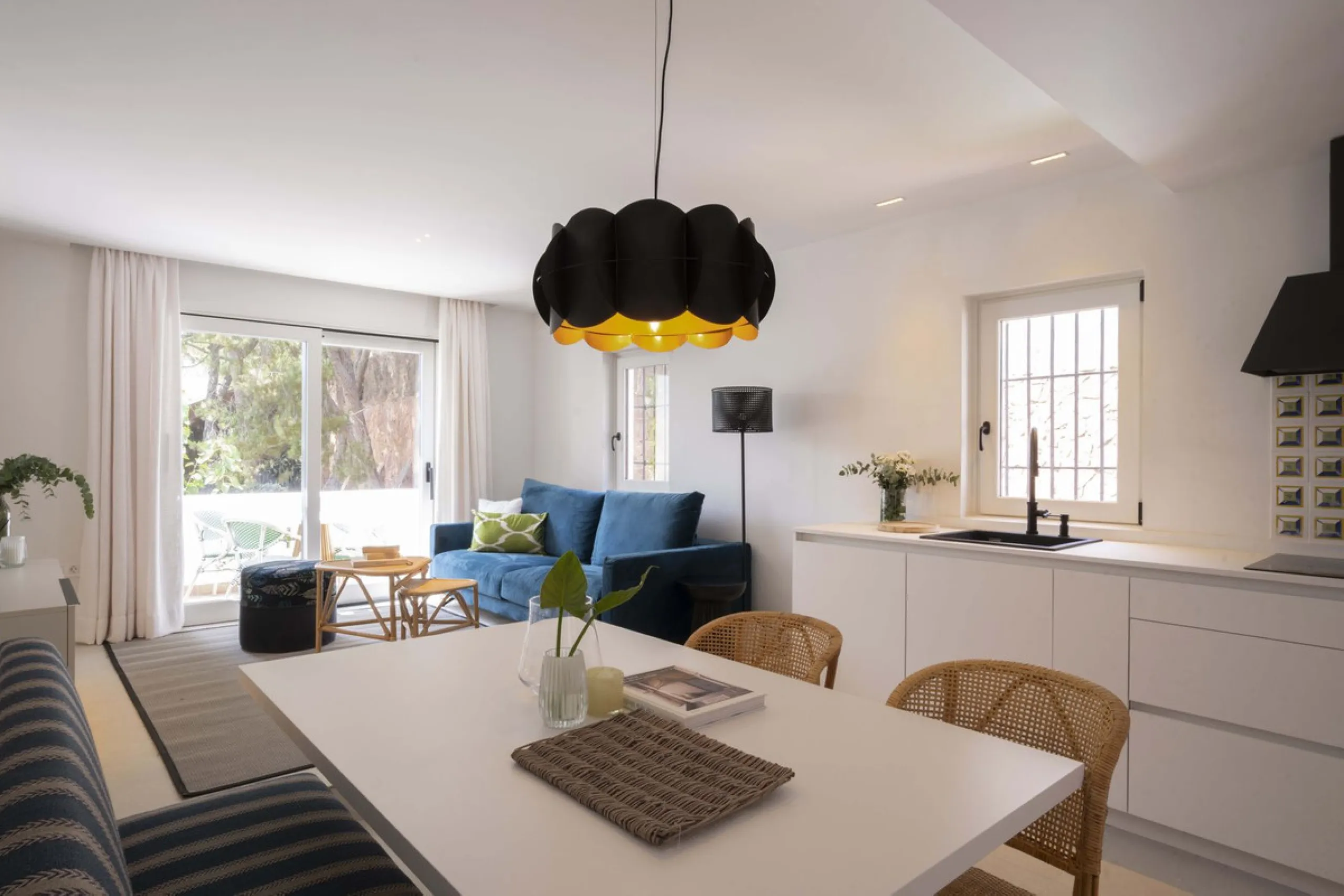 House - Detached Villa в продаже в Málaga, Málaga. В доме 6 спален и 7 ванных комнат. Площадь дома 553 м². Площадь участка 4227 м²