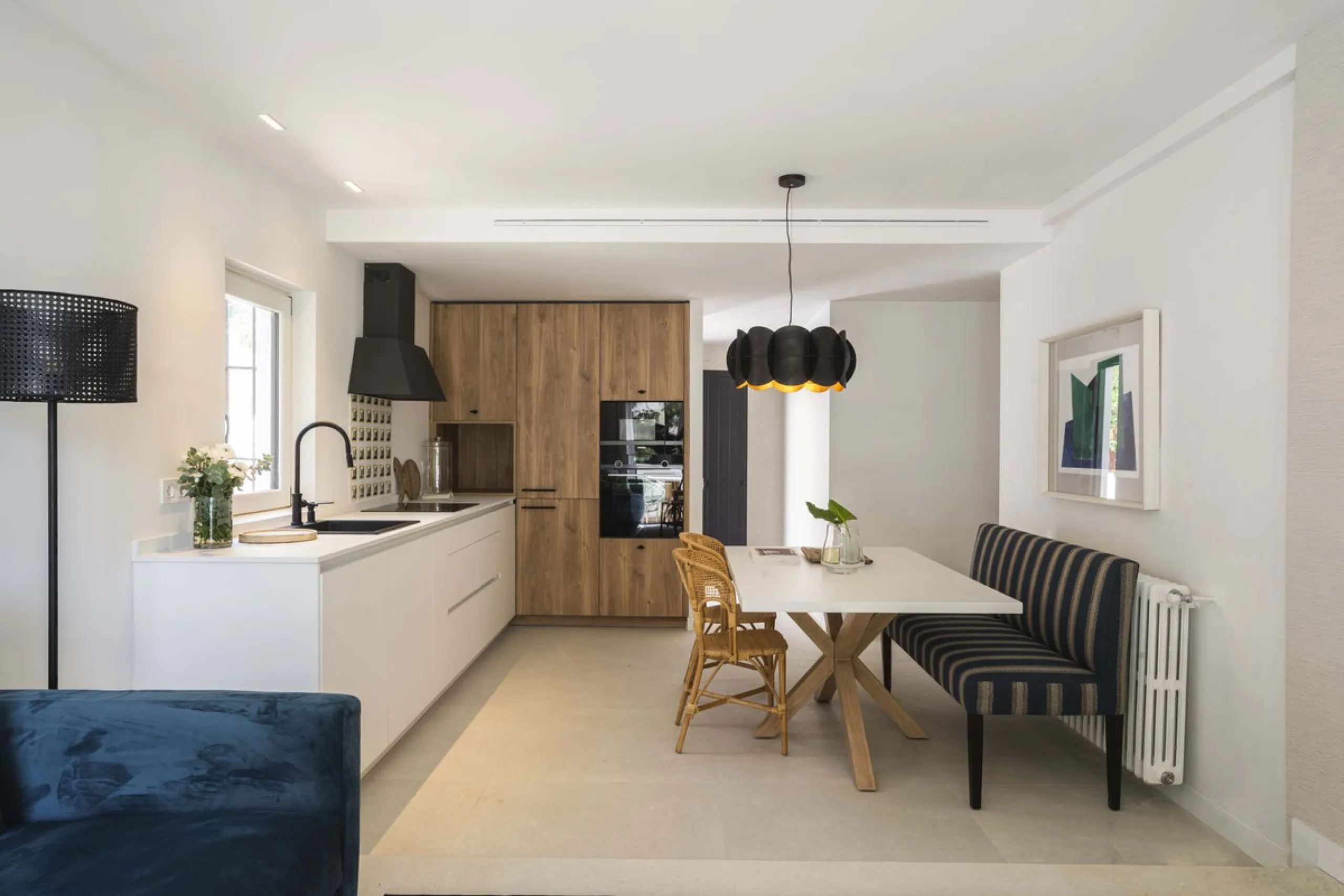 House - Detached Villa в продаже в Málaga, Málaga. В доме 6 спален и 7 ванных комнат. Площадь дома 553 м². Площадь участка 4227 м²