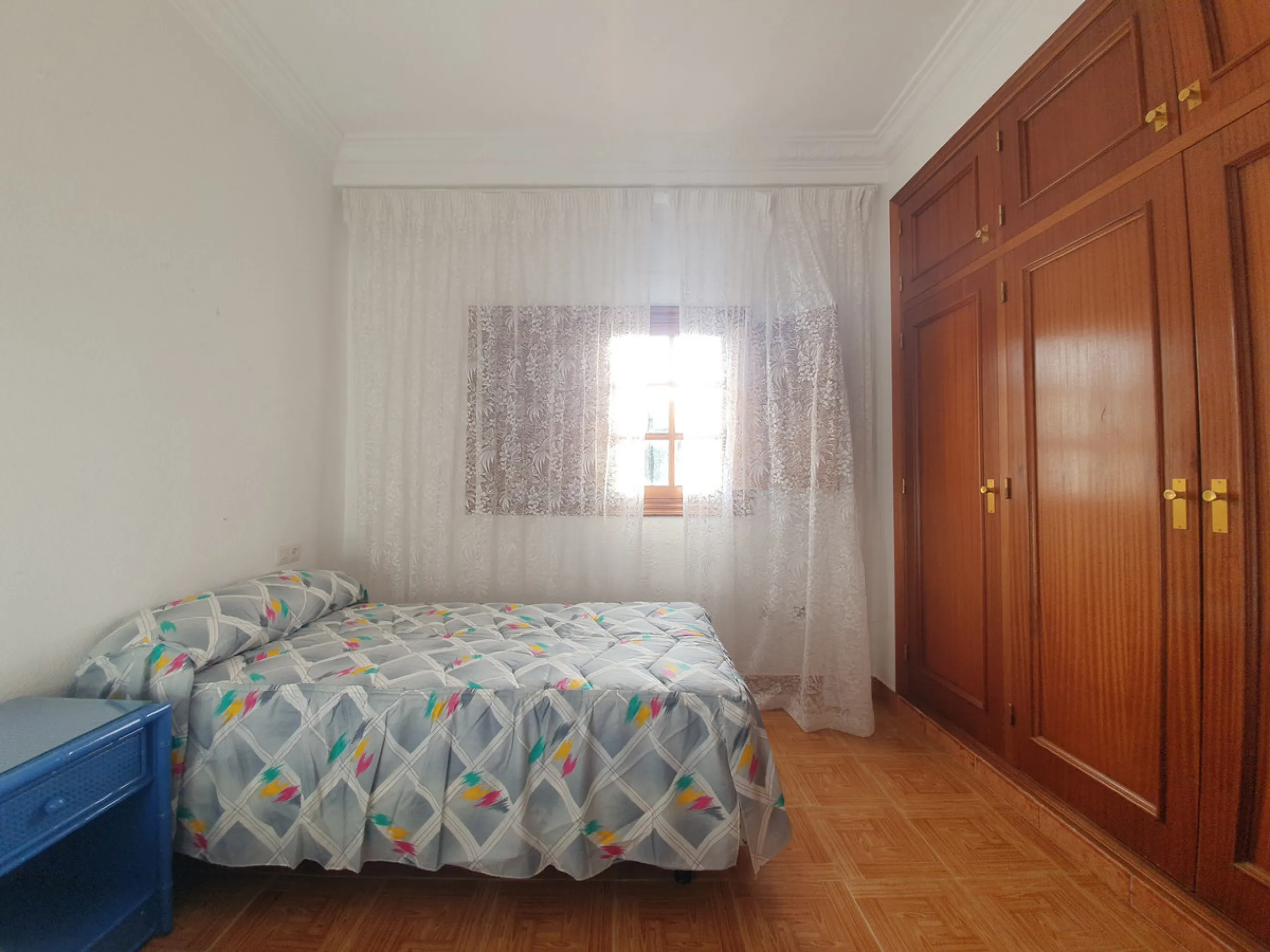 Restaurant with included living quarters on the road from COIN to TOLOX, close to GUARO. A popular route for cyclists, motorcyclists and nature enthusiasts.