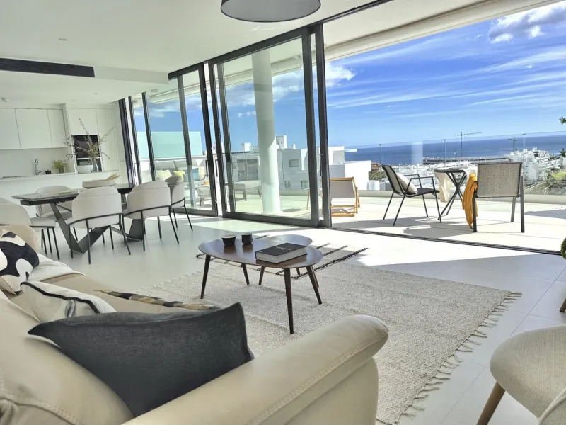 Indoor-outdoor living at its best with some of the most impressive sea views in the complex.