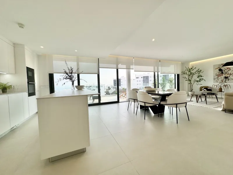 Indoor-outdoor living at its best with some of the most impressive sea views in the complex.
