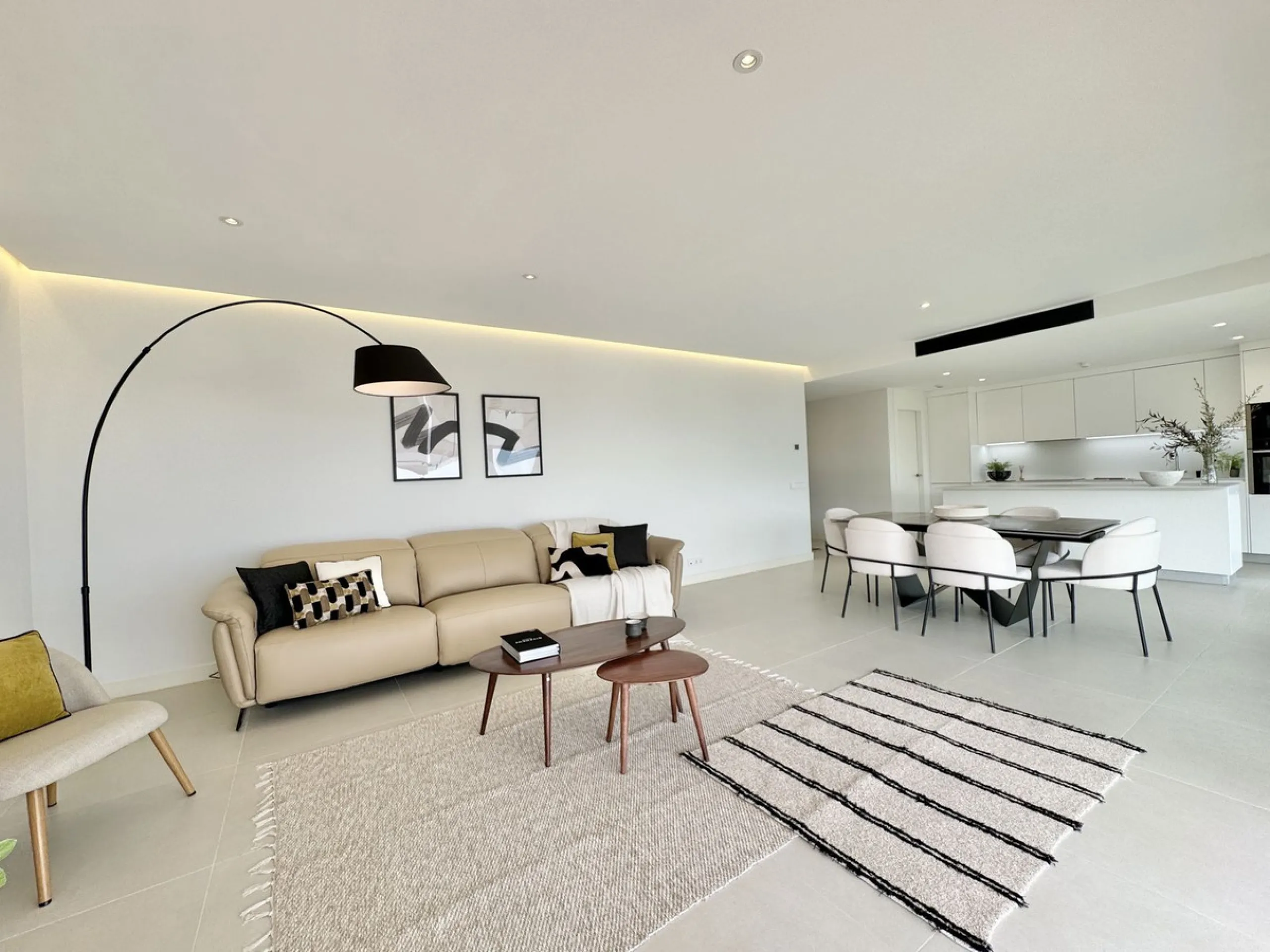 Indoor-outdoor living at its best with some of the most impressive sea views in the complex.