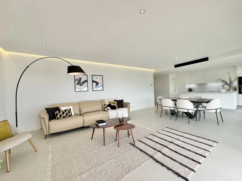 Indoor-outdoor living at its best with some of the most impressive sea views in the complex.