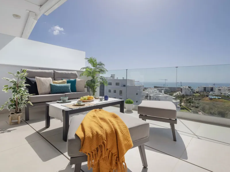 Indoor-outdoor living at its best with some of the most impressive sea views in the complex.