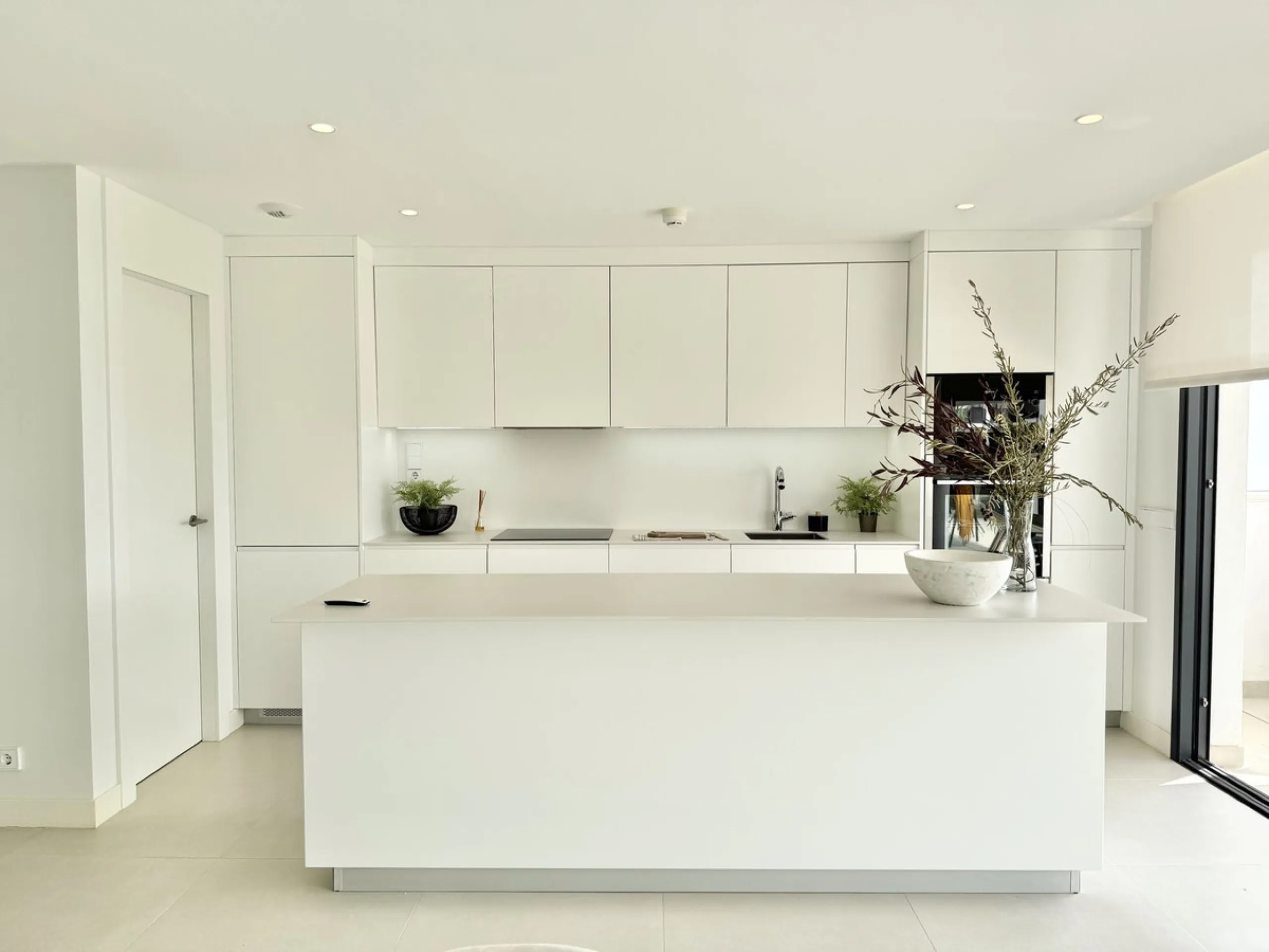 Indoor-outdoor living at its best with some of the most impressive sea views in the complex.