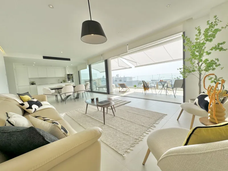 Indoor-outdoor living at its best with some of the most impressive sea views in the complex.