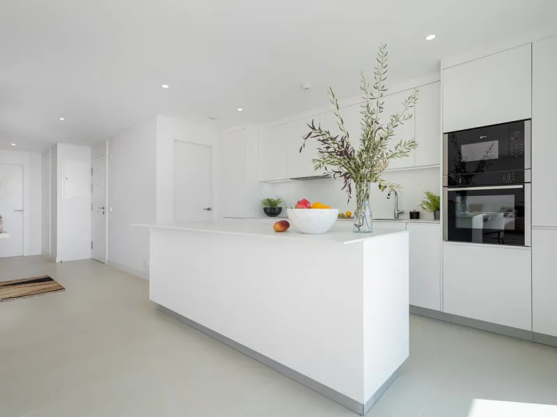 Indoor-outdoor living at its best with some of the most impressive sea views in the complex.