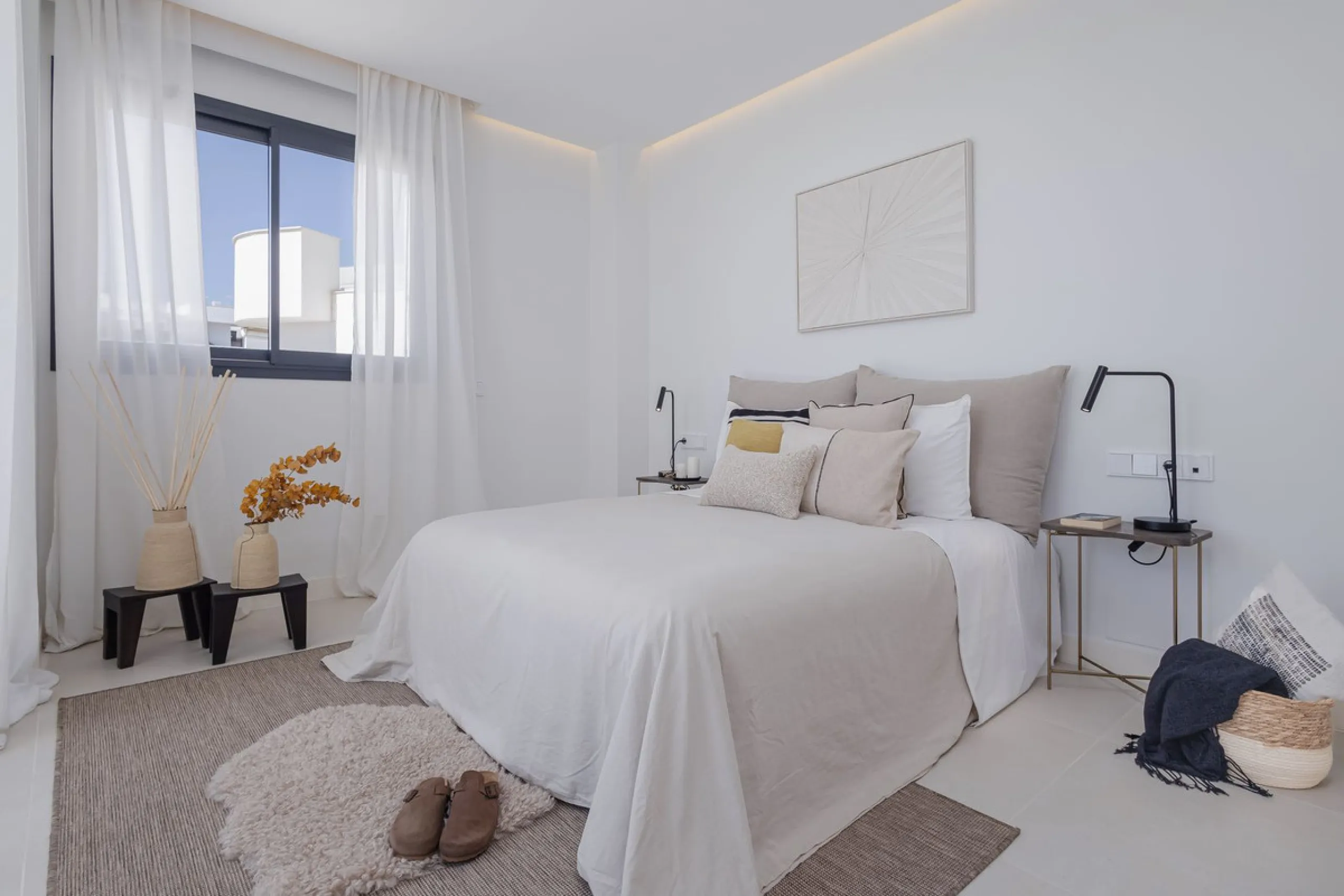 Indoor-outdoor living at its best with some of the most impressive sea views in the complex.