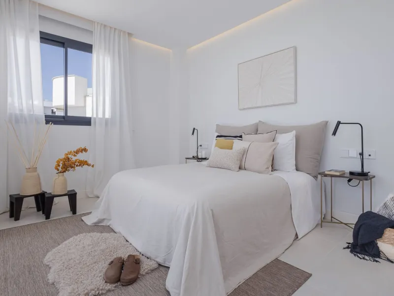 Indoor-outdoor living at its best with some of the most impressive sea views in the complex.