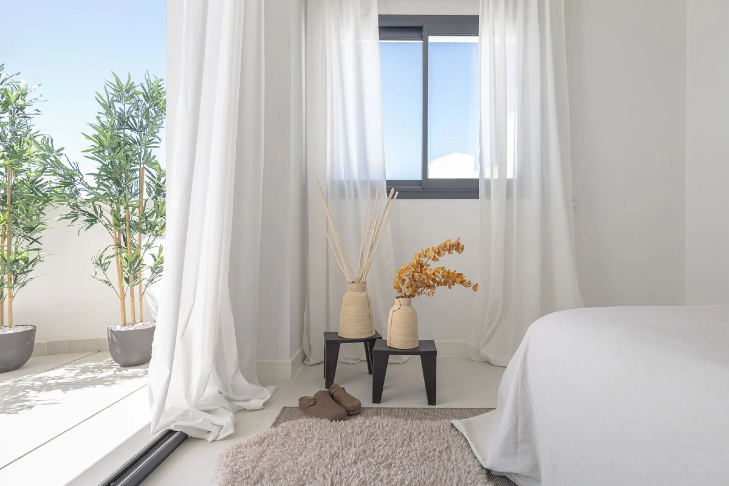 Indoor-outdoor living at its best with some of the most impressive sea views in the complex.