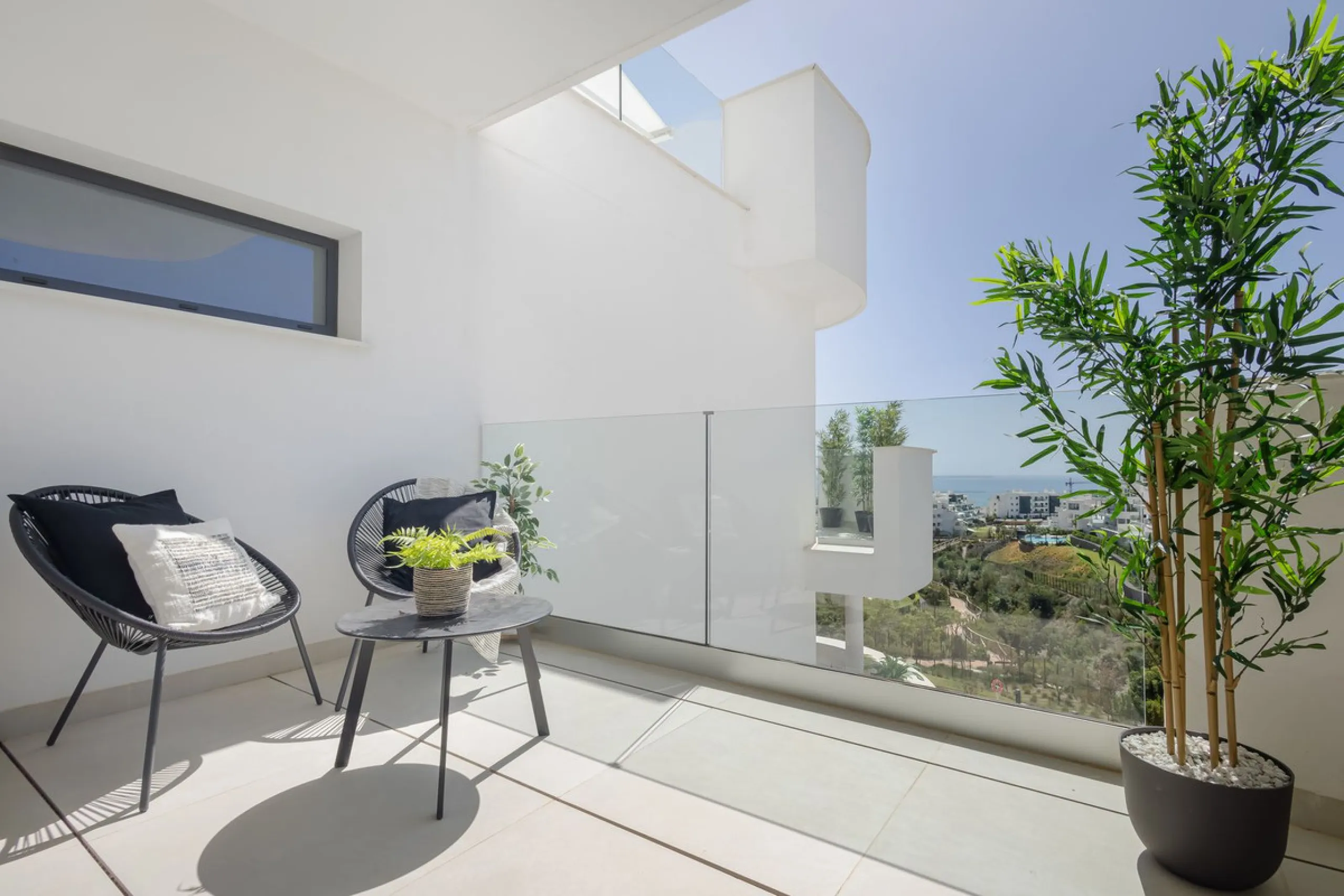 Indoor-outdoor living at its best with some of the most impressive sea views in the complex.