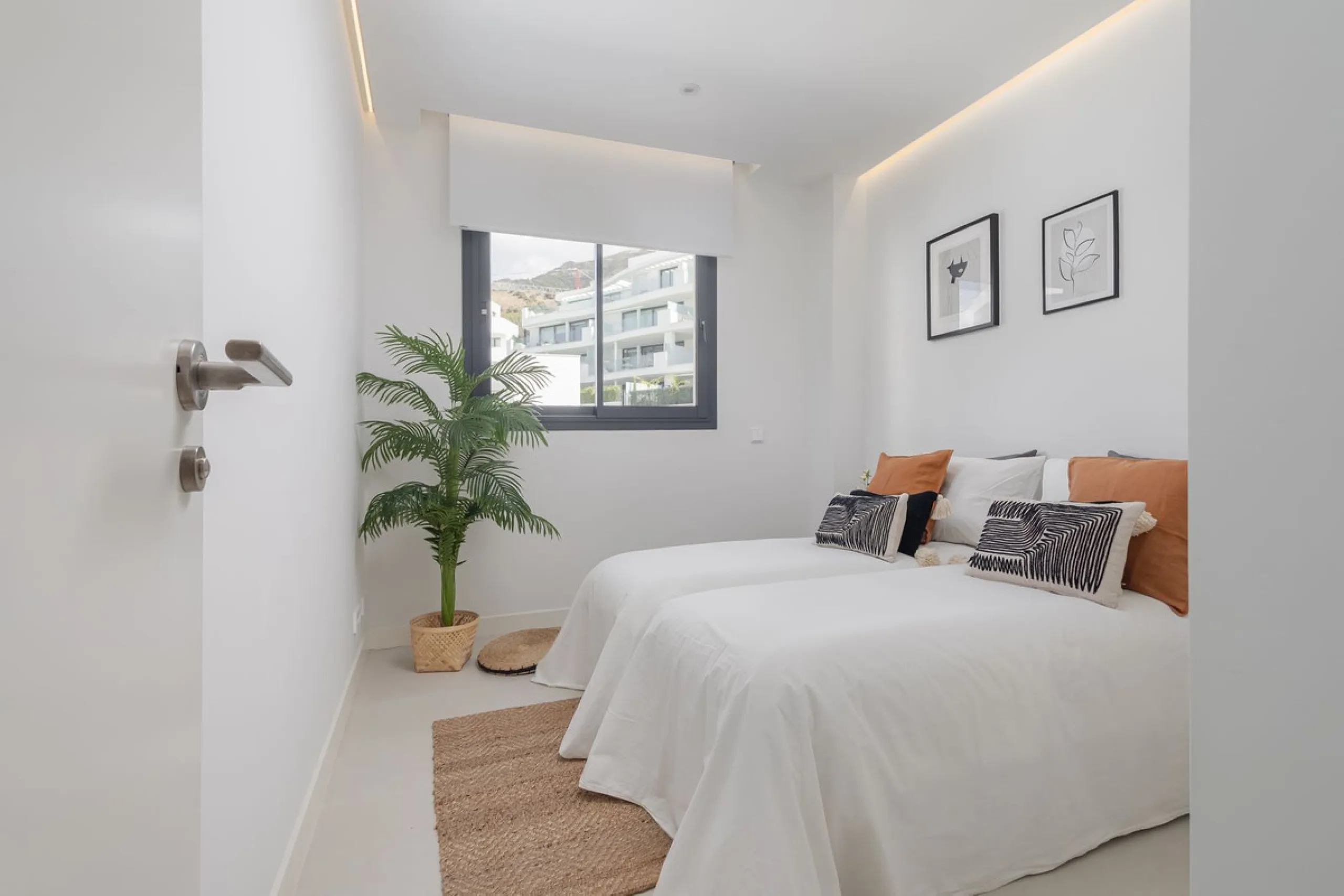 Indoor-outdoor living at its best with some of the most impressive sea views in the complex.