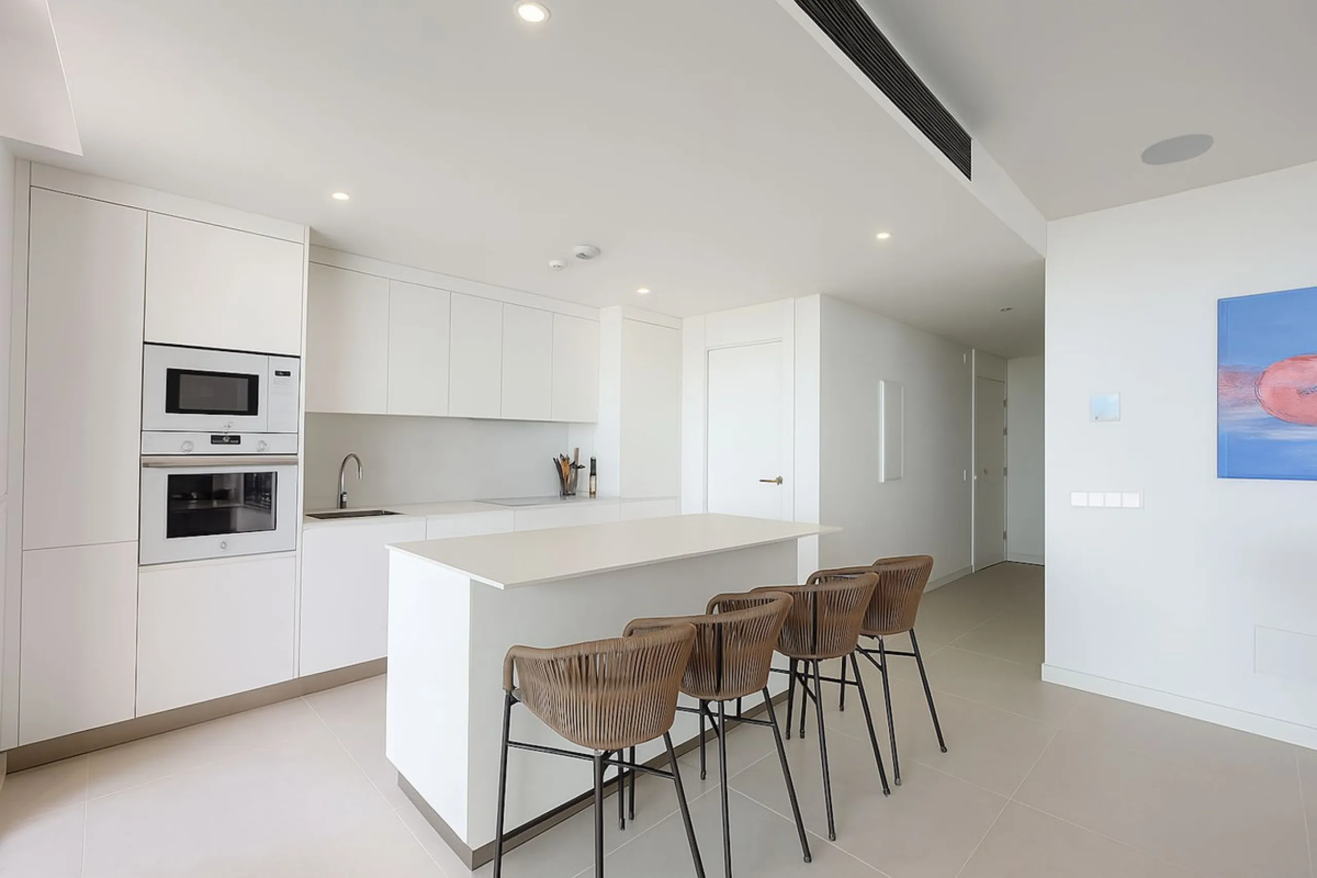 Experience a new lifestyle in Higueron West – luxury, comfort and activity all in one.