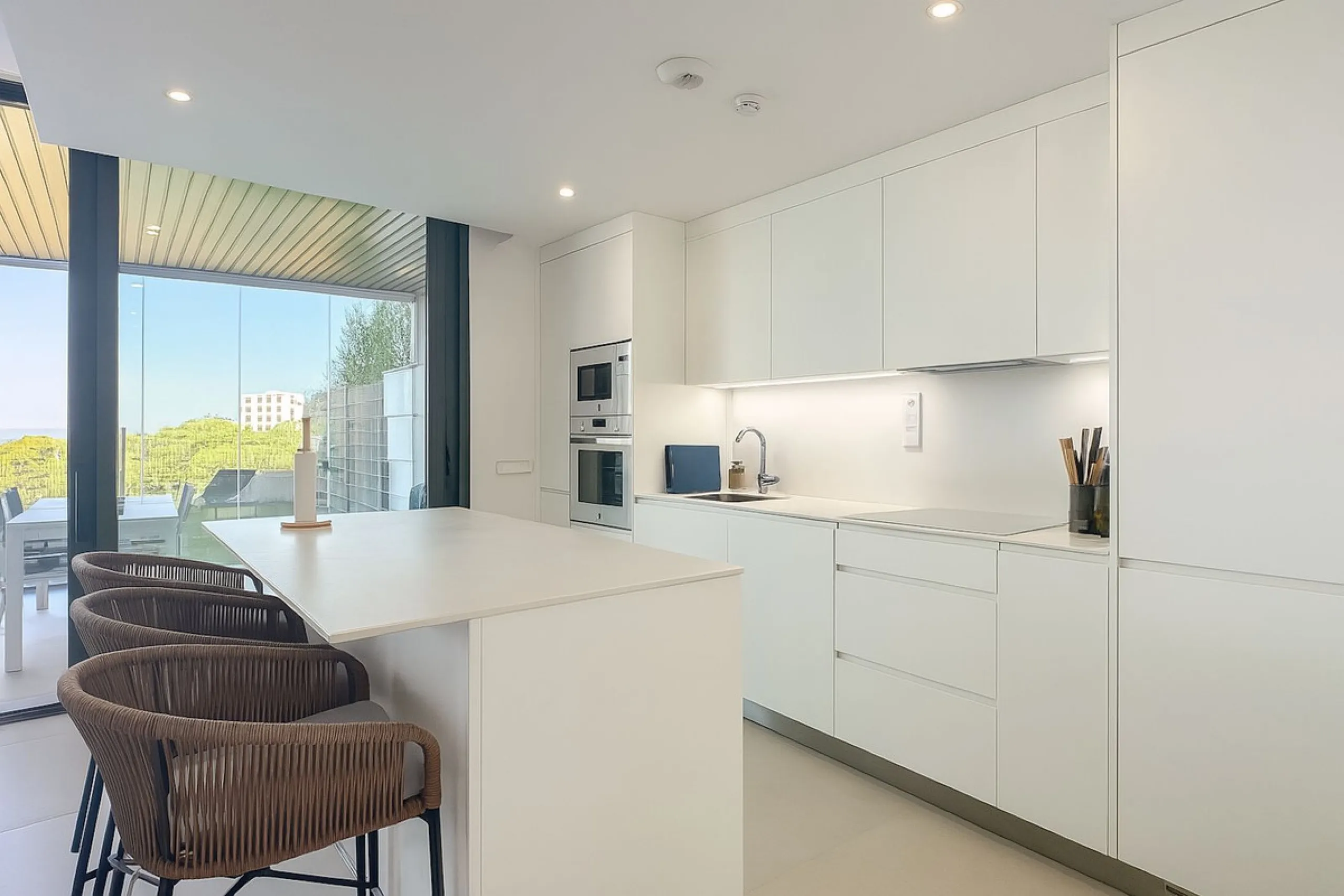 Experience a new lifestyle in Higueron West – luxury, comfort and activity all in one.