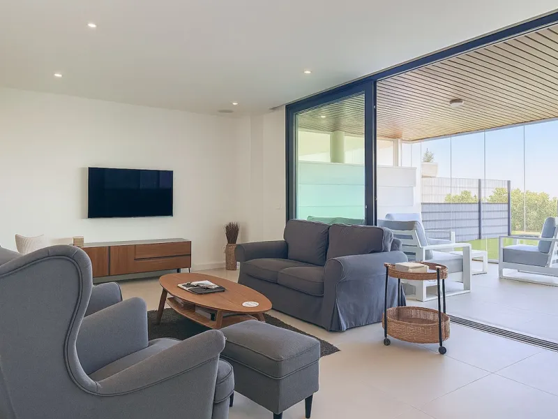 Experience a new lifestyle in Higueron West – luxury, comfort and activity all in one.