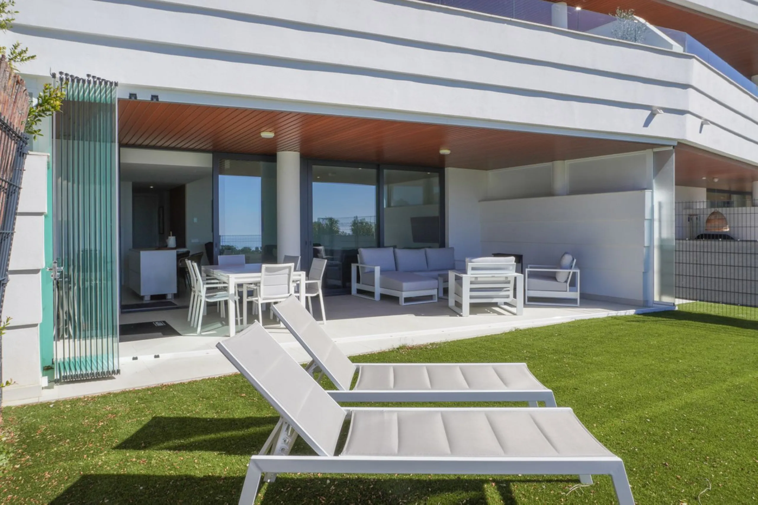 Experience a new lifestyle in Higueron West – luxury, comfort and activity all in one.