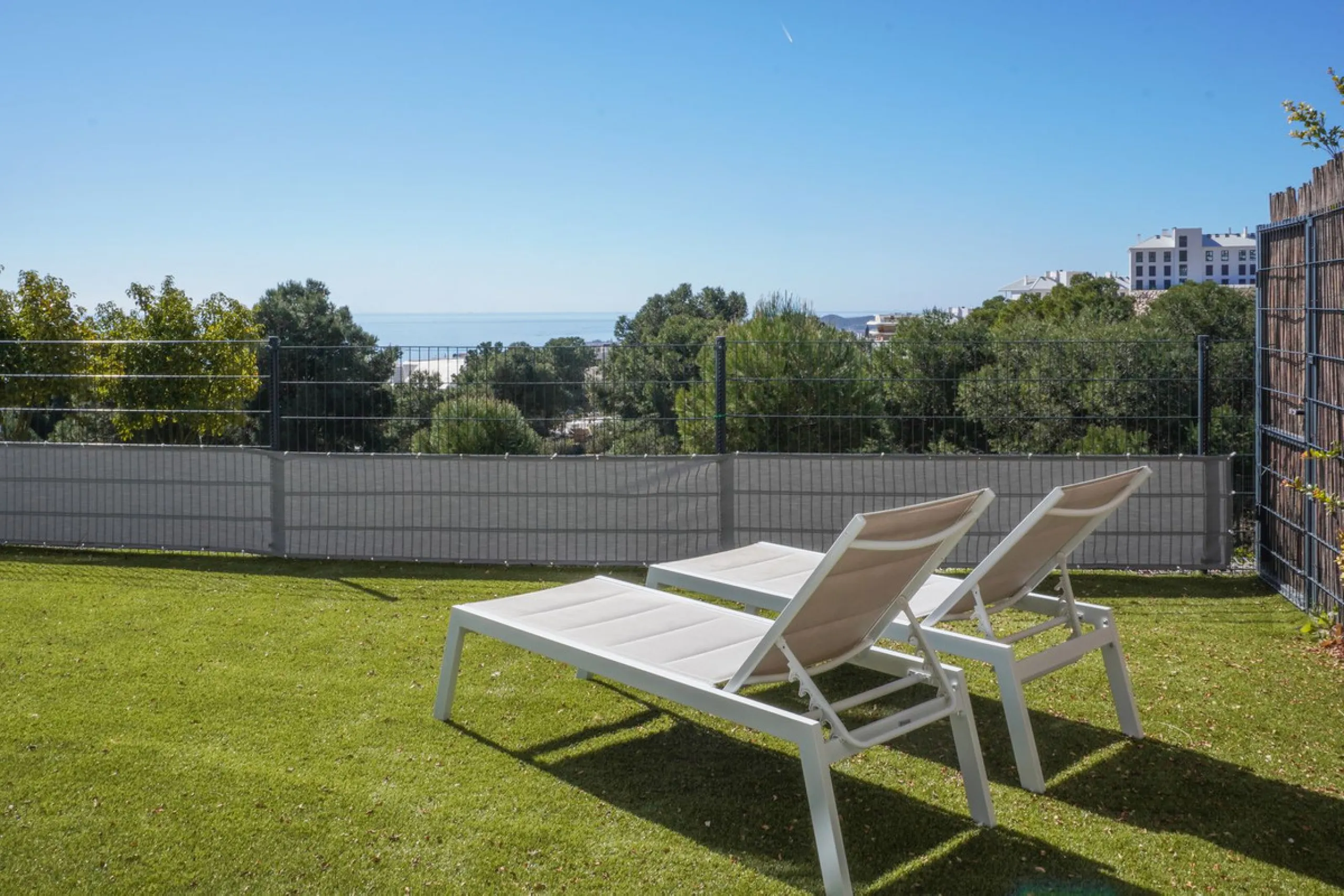 Experience a new lifestyle in Higueron West – luxury, comfort and activity all in one.
