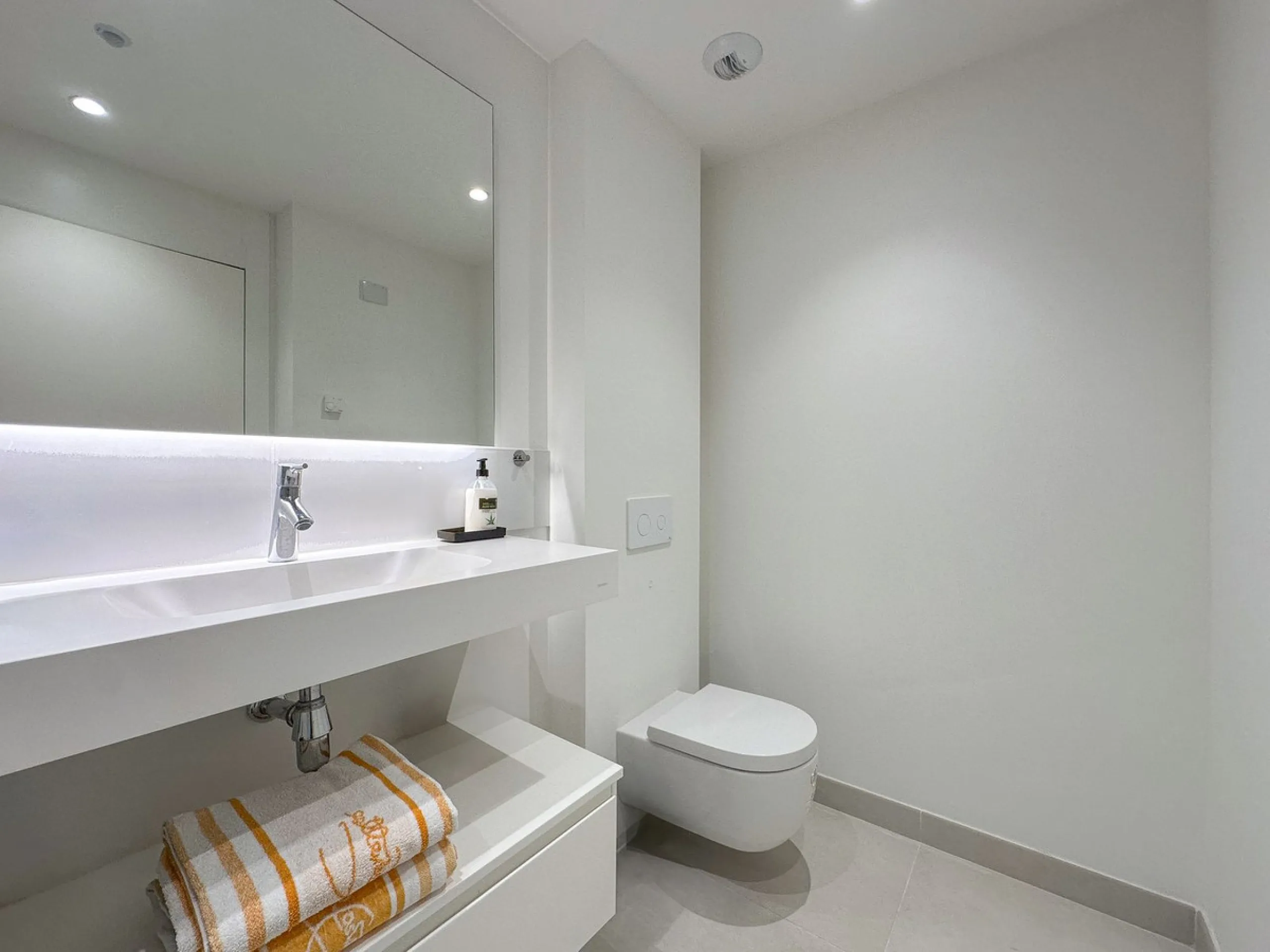 Experience a new lifestyle in Higueron West – luxury, comfort and activity all in one.