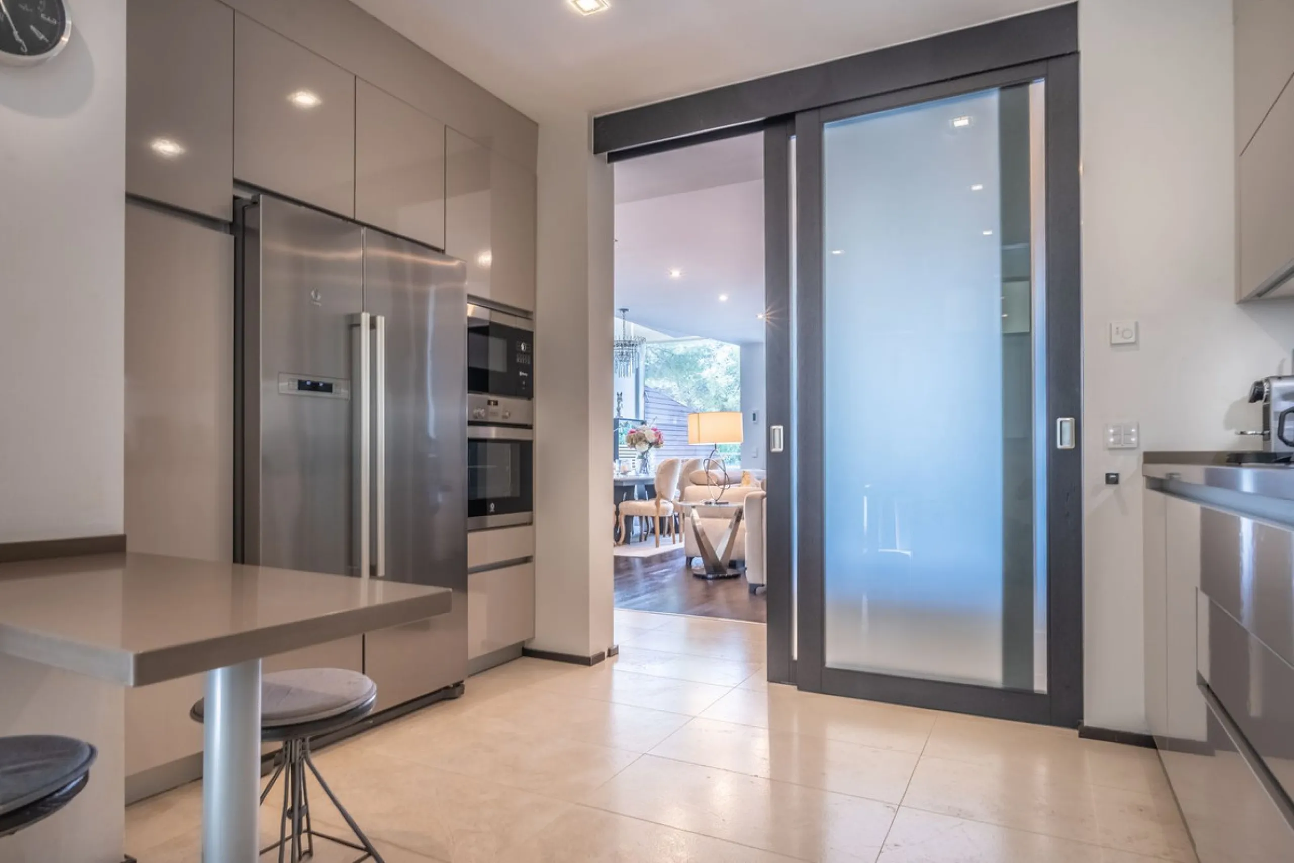 This exceptional townhouse is located in a first-class luxury urbanisation, offering both tranquility and convenience, with all essential services just steps away.