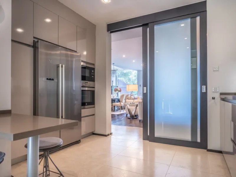 This exceptional townhouse is located in a first-class luxury urbanisation, offering both tranquility and convenience, with all essential services just steps away.