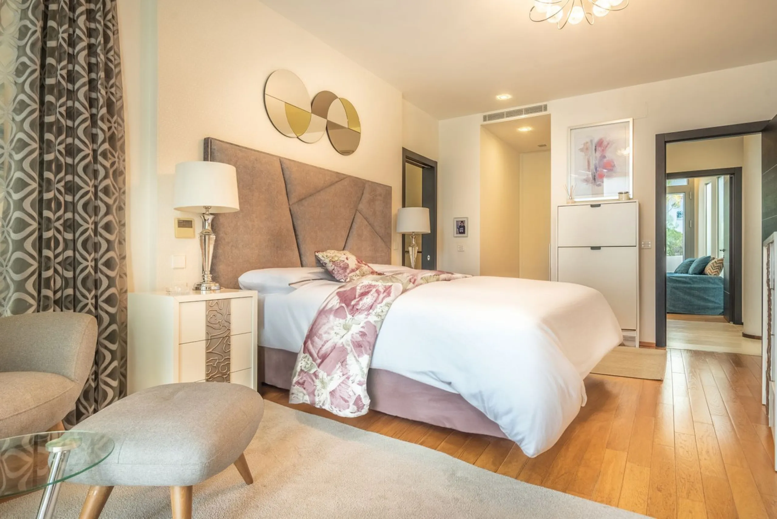 This exceptional townhouse is located in a first-class luxury urbanisation, offering both tranquility and convenience, with all essential services just steps away.