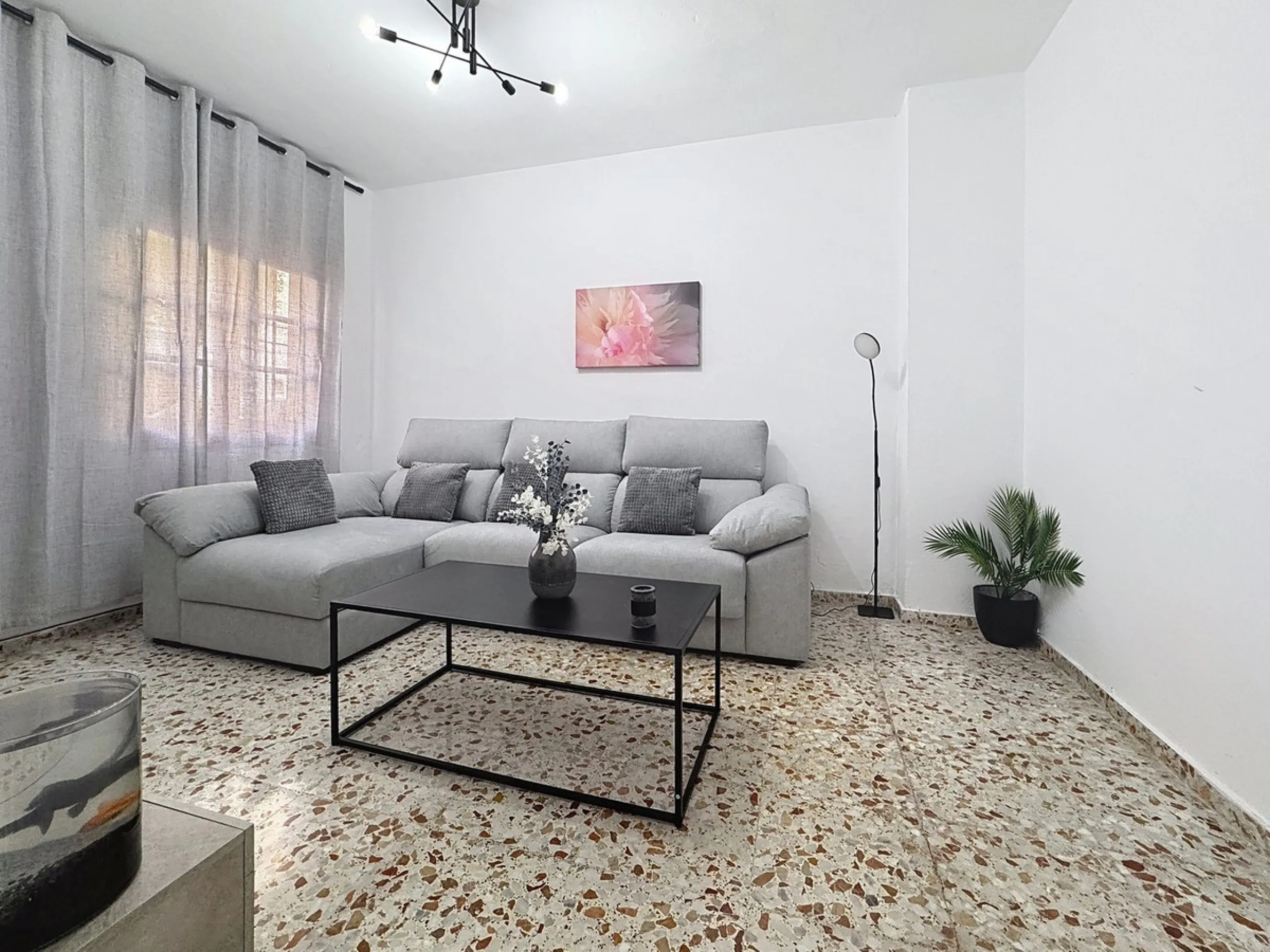 D¡ UNIQUE INVESTMENT OPPORTUNITY! TWO PROPERTIES IN ONE – IDEAL FOR INVESTORS OR FAMILIES!
