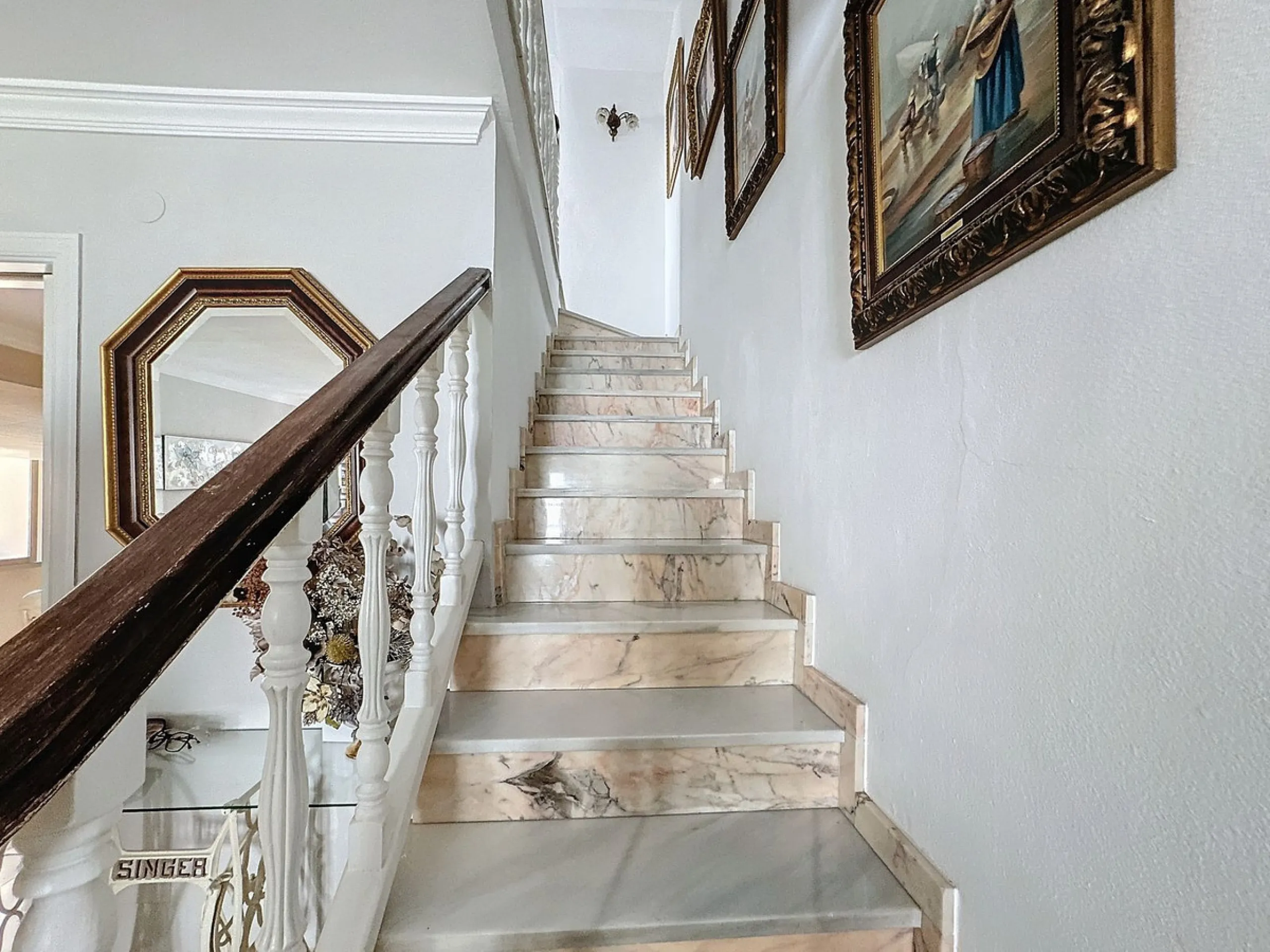 D¡ UNIQUE INVESTMENT OPPORTUNITY! TWO PROPERTIES IN ONE – IDEAL FOR INVESTORS OR FAMILIES!