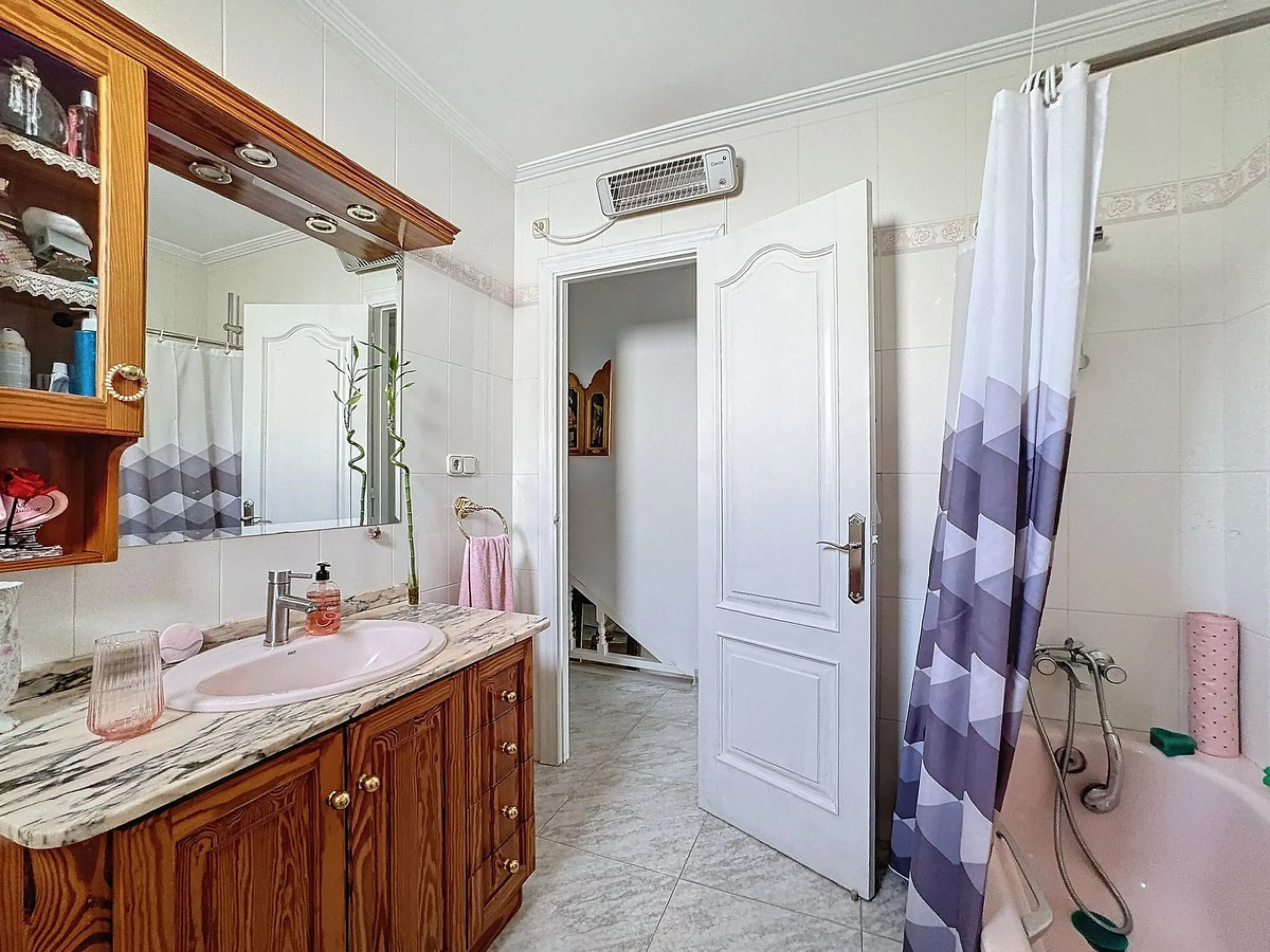 D¡ UNIQUE INVESTMENT OPPORTUNITY! TWO PROPERTIES IN ONE – IDEAL FOR INVESTORS OR FAMILIES!