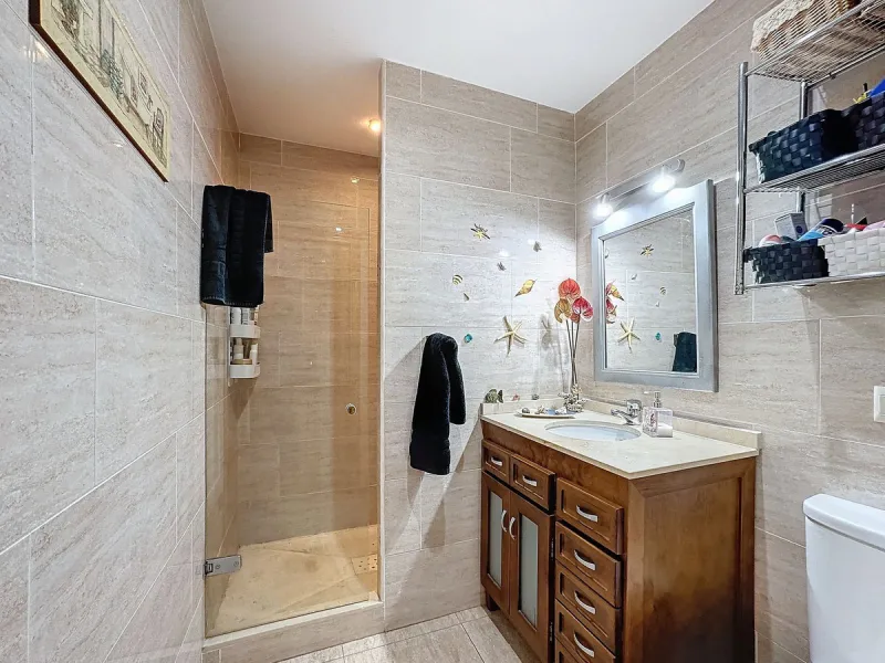 D¡ UNIQUE INVESTMENT OPPORTUNITY! TWO PROPERTIES IN ONE – IDEAL FOR INVESTORS OR FAMILIES!