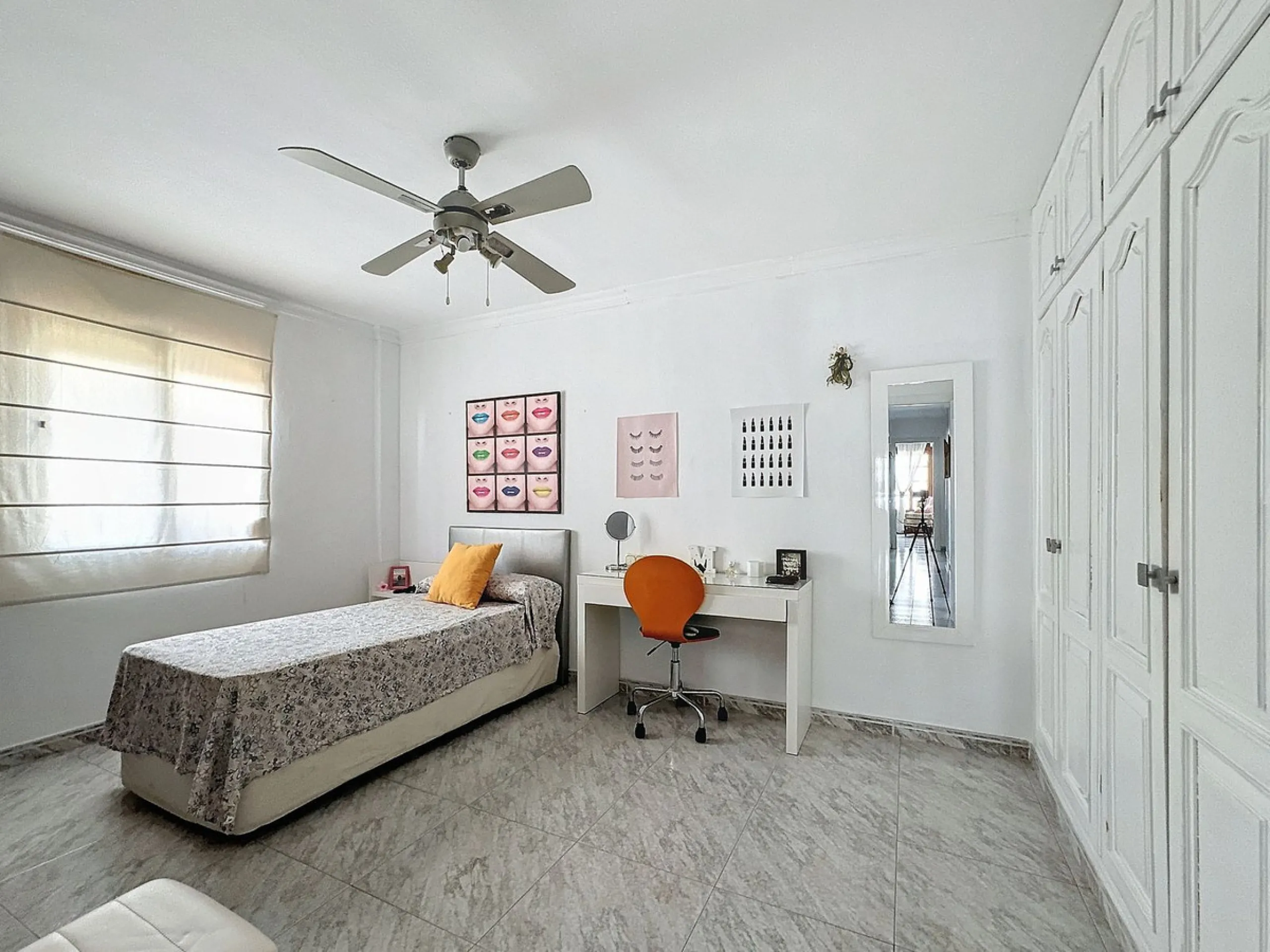 D¡ UNIQUE INVESTMENT OPPORTUNITY! TWO PROPERTIES IN ONE – IDEAL FOR INVESTORS OR FAMILIES!