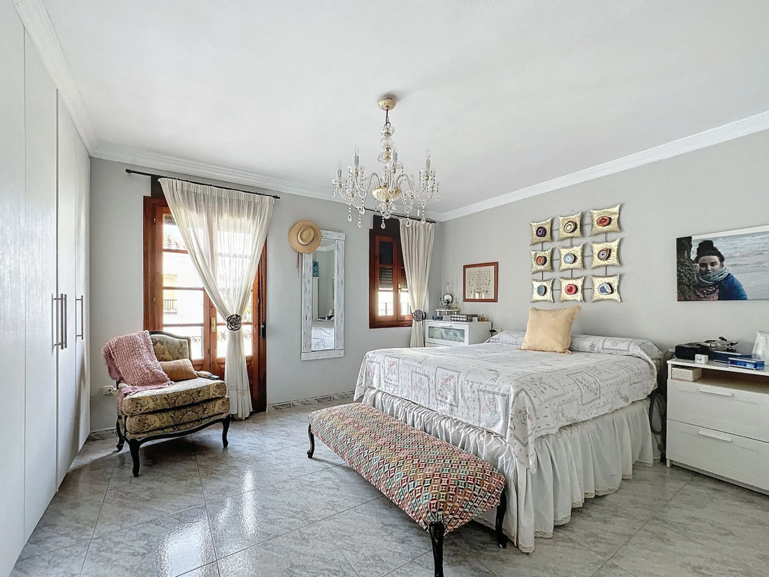 D¡ UNIQUE INVESTMENT OPPORTUNITY! TWO PROPERTIES IN ONE – IDEAL FOR INVESTORS OR FAMILIES!
