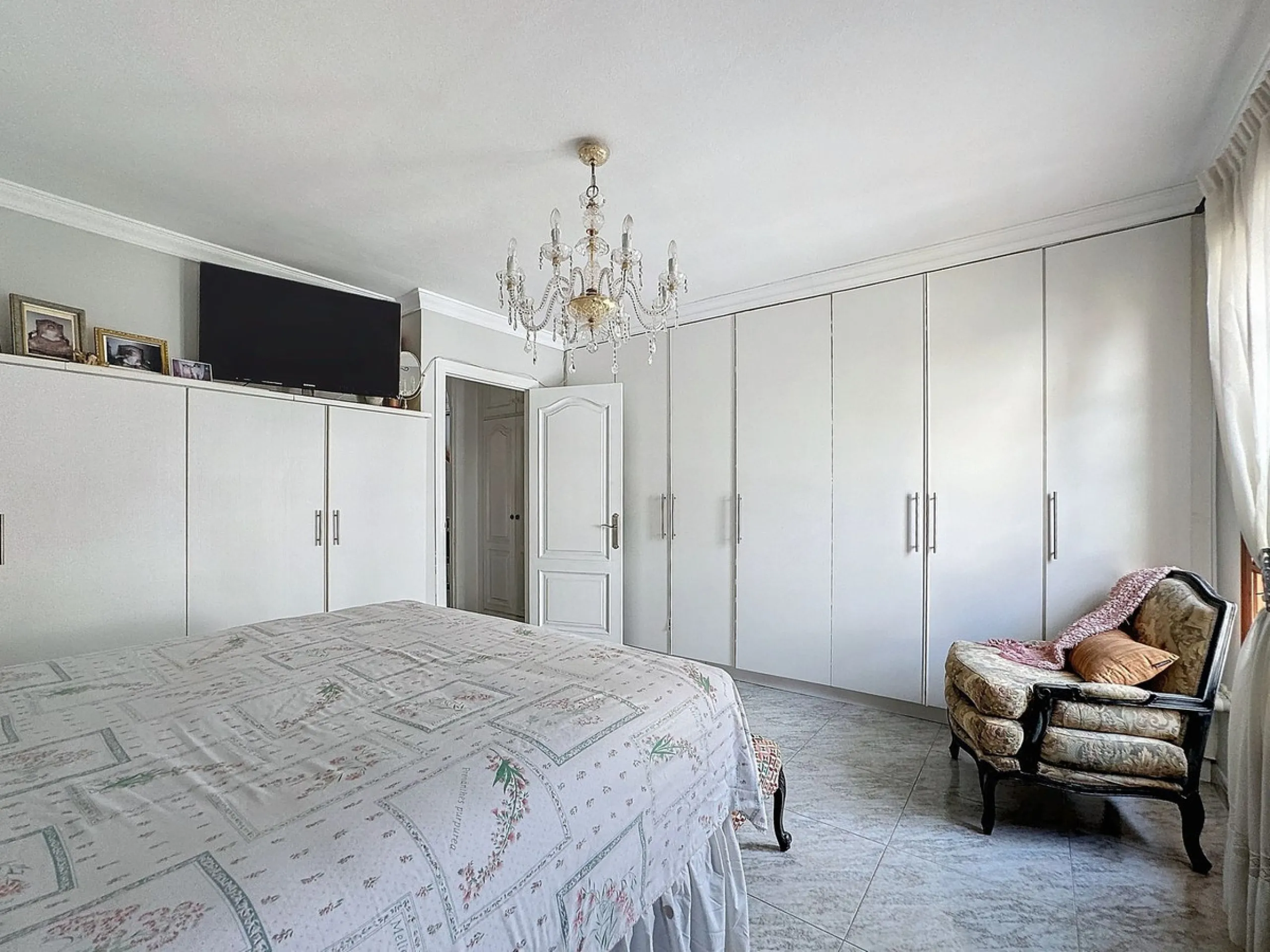 D¡ UNIQUE INVESTMENT OPPORTUNITY! TWO PROPERTIES IN ONE – IDEAL FOR INVESTORS OR FAMILIES!