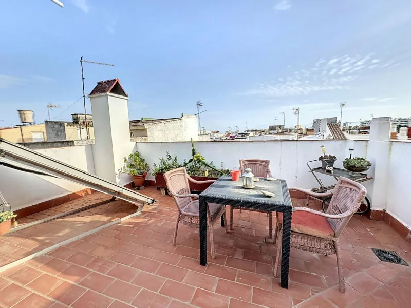 D¡ UNIQUE INVESTMENT OPPORTUNITY! TWO PROPERTIES IN ONE – IDEAL FOR INVESTORS OR FAMILIES!