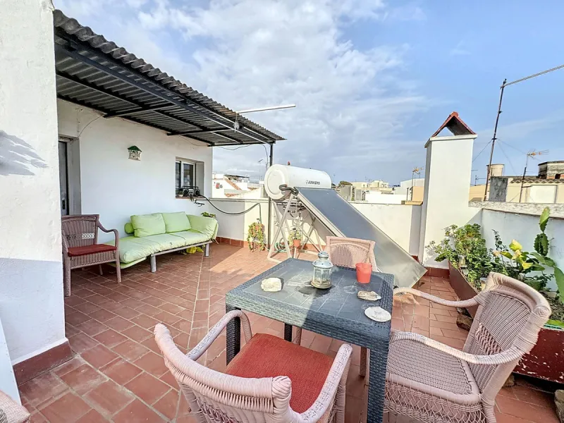 D¡ UNIQUE INVESTMENT OPPORTUNITY! TWO PROPERTIES IN ONE – IDEAL FOR INVESTORS OR FAMILIES!