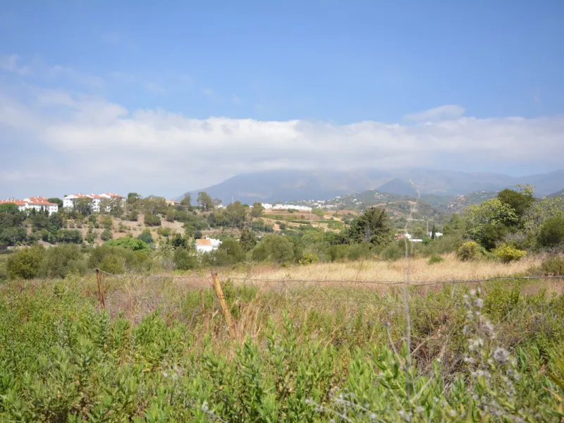Magnificent plot of land with rustic qualification in Estepona Downtown