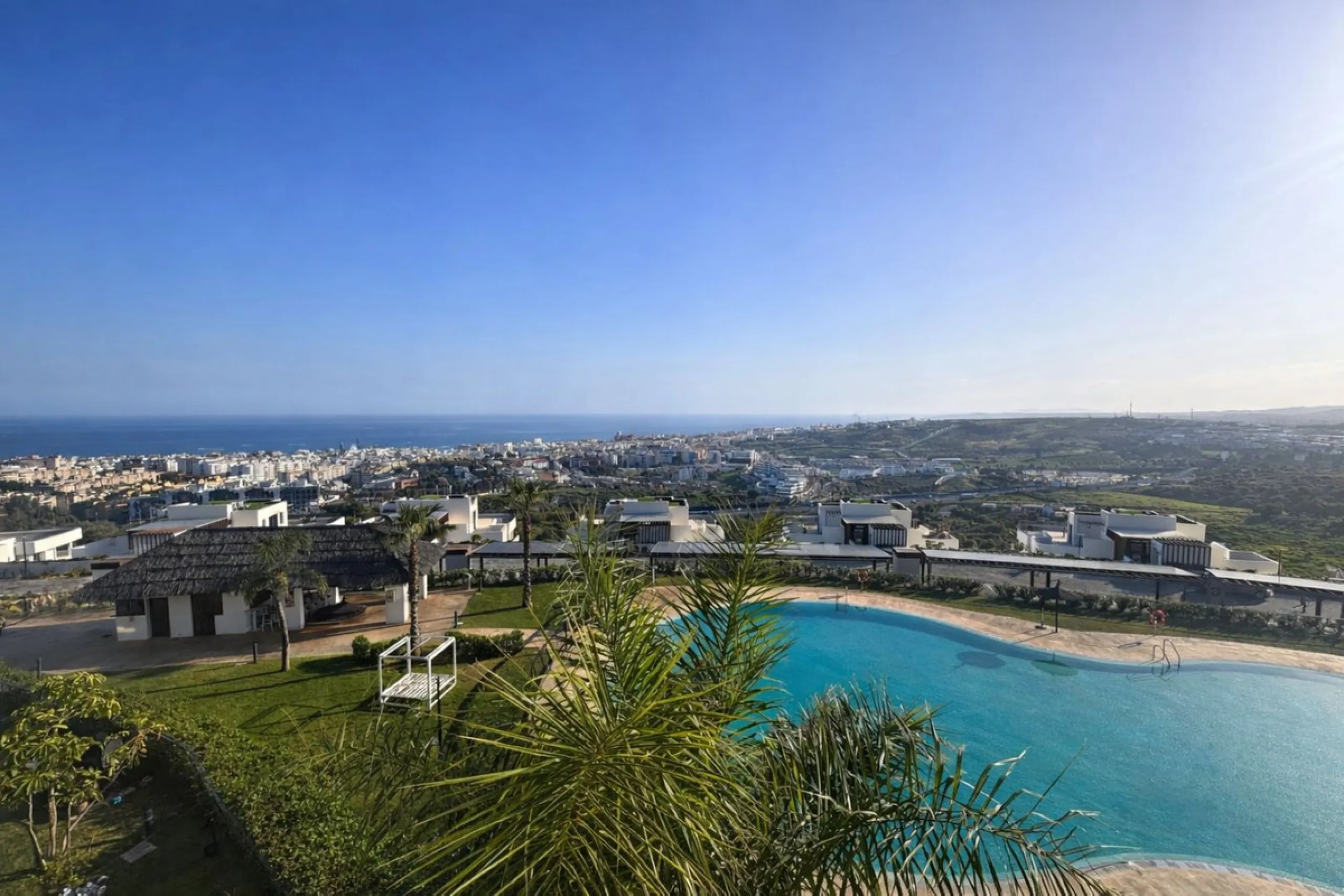 Apartment - Middle Floor Apartment в продаже в Estepona, Málaga. В доме 2 спален и 2 ванных комнат. Площадь дома 138 м²