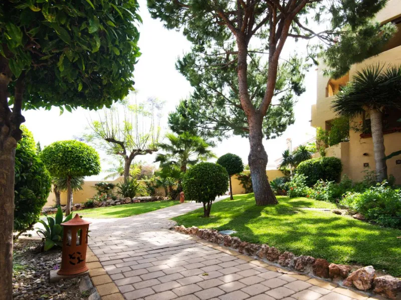 Exclusive property for sale in a luxury residential complex in the Buddhist stupa area in Benalmadena. We find this property completely renovated with the best qualities and design to offer us a modern and cozy atmosphere. It has 110 m2 built distributed 