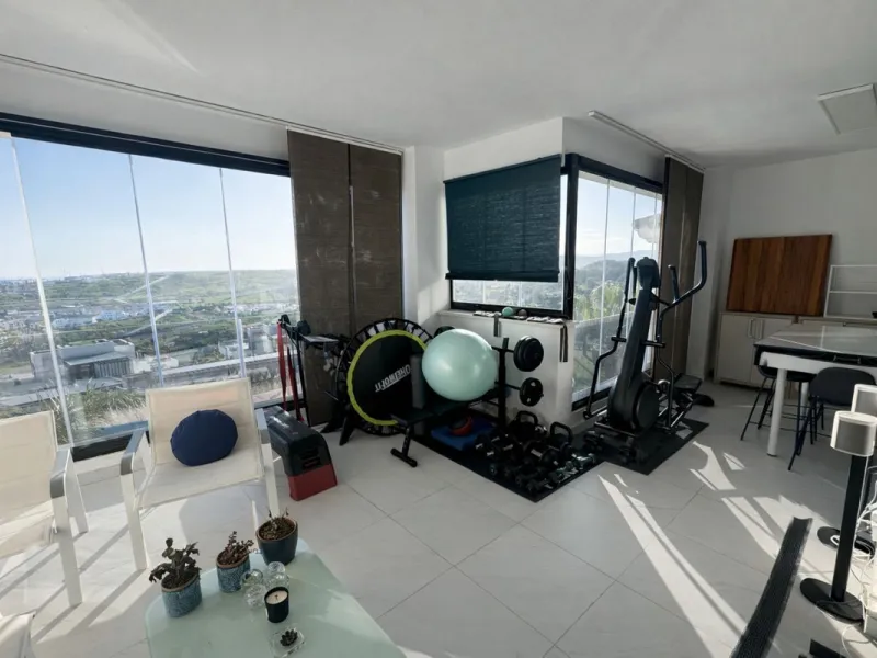Apartment - Middle Floor Apartment в продаже в Estepona, Málaga. В доме 2 спален и 2 ванных комнат. Площадь дома 138 м²
