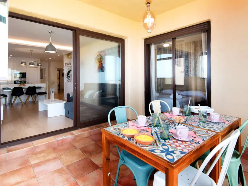 Exclusive property for sale in a luxury residential complex in the Buddhist stupa area in Benalmadena. We find this property completely renovated with the best qualities and design to offer us a modern and cozy atmosphere. It has 110 m2 built distributed 