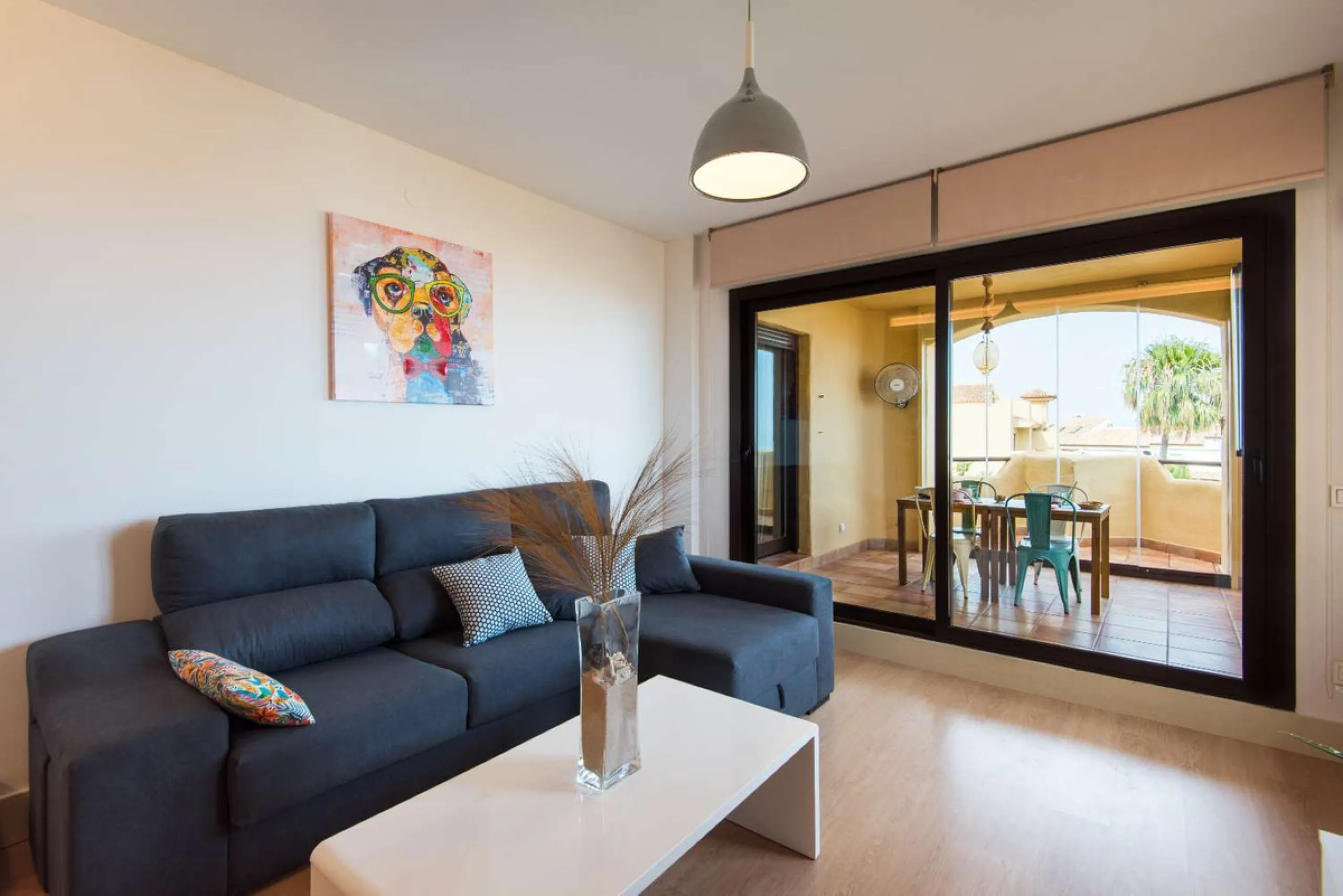 Exclusive property for sale in a luxury residential complex in the Buddhist stupa area in Benalmadena. We find this property completely renovated with the best qualities and design to offer us a modern and cozy atmosphere. It has 110 m2 built distributed 