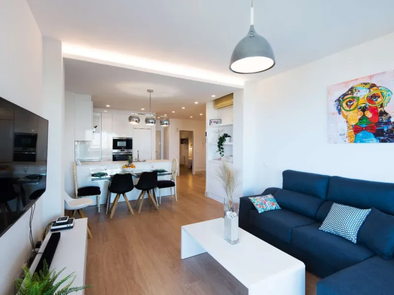 Exclusive property for sale in a luxury residential complex in the Buddhist stupa area in Benalmadena. We find this property completely renovated with the best qualities and design to offer us a modern and cozy atmosphere. It has 110 m2 built distributed 