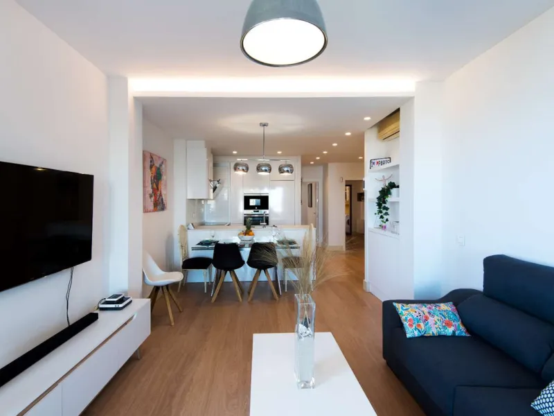 Exclusive property for sale in a luxury residential complex in the Buddhist stupa area in Benalmadena. We find this property completely renovated with the best qualities and design to offer us a modern and cozy atmosphere. It has 110 m2 built distributed 