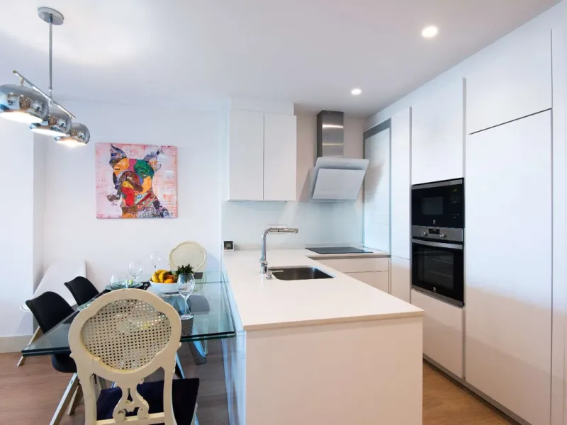 Exclusive property for sale in a luxury residential complex in the Buddhist stupa area in Benalmadena. We find this property completely renovated with the best qualities and design to offer us a modern and cozy atmosphere. It has 110 m2 built distributed 