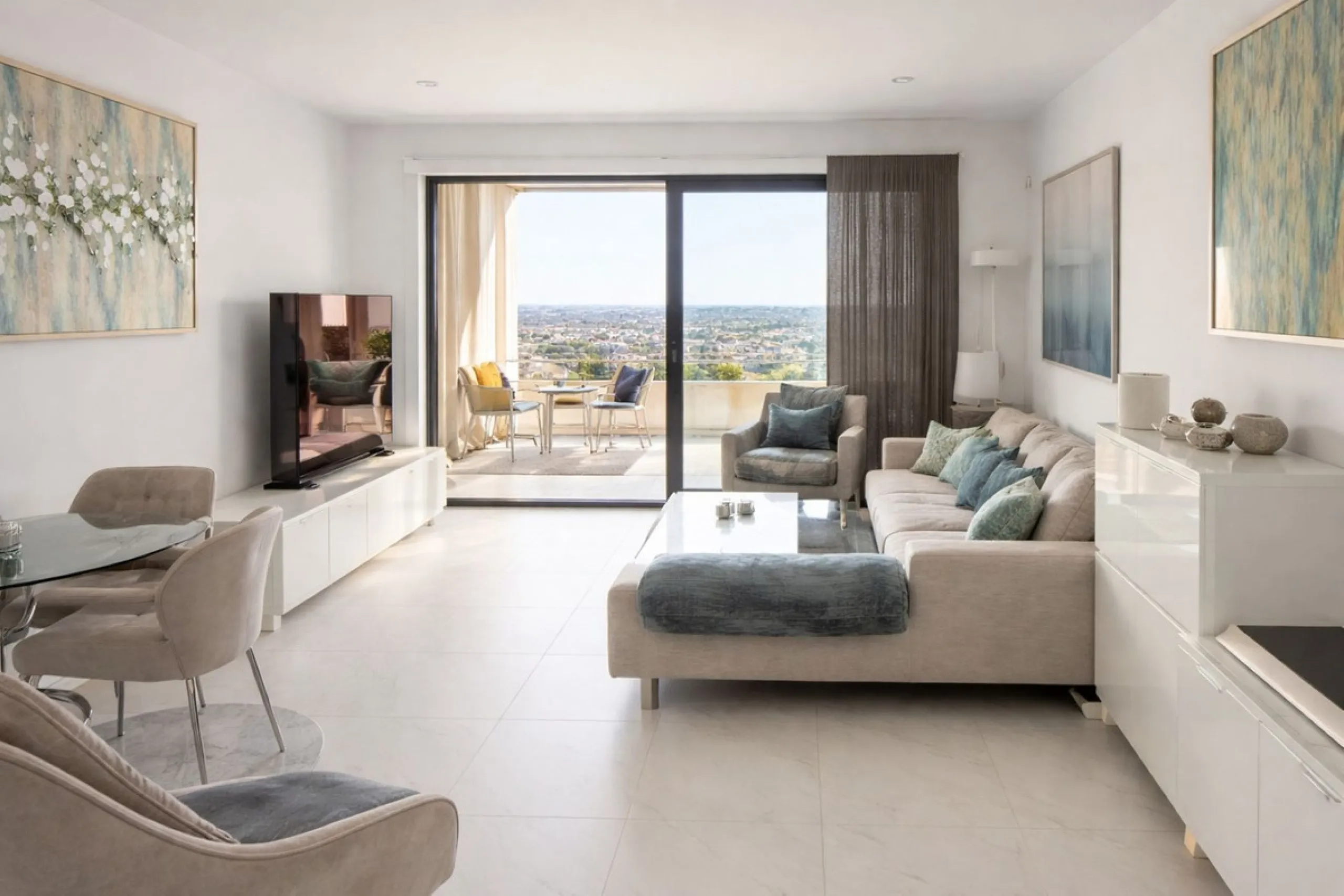 Apartment - Middle Floor Apartment в продаже в Estepona, Málaga. В доме 2 спален и 2 ванных комнат. Площадь дома 138 м²