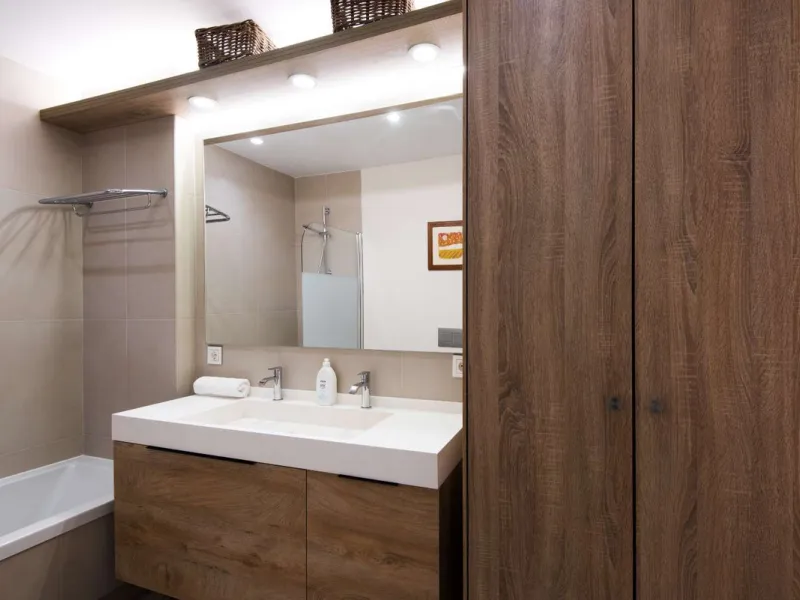 Exclusive property for sale in a luxury residential complex in the Buddhist stupa area in Benalmadena. We find this property completely renovated with the best qualities and design to offer us a modern and cozy atmosphere. It has 110 m2 built distributed 