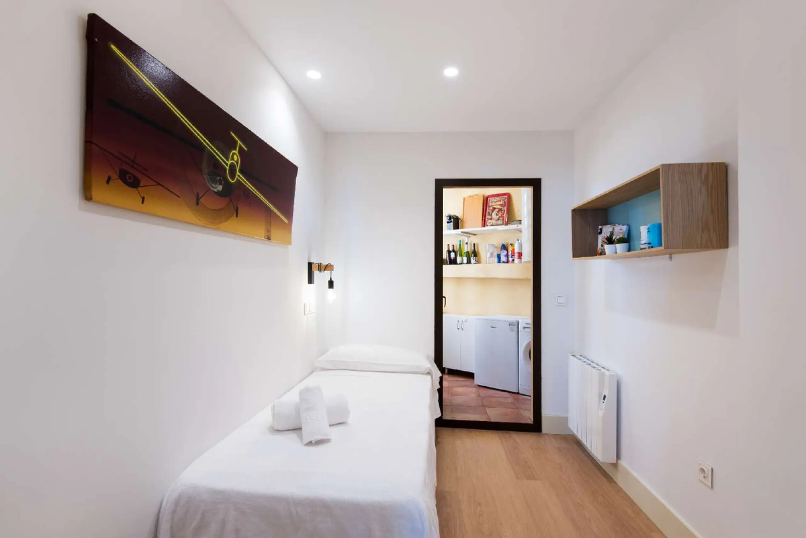 Exclusive property for sale in a luxury residential complex in the Buddhist stupa area in Benalmadena. We find this property completely renovated with the best qualities and design to offer us a modern and cozy atmosphere. It has 110 m2 built distributed 