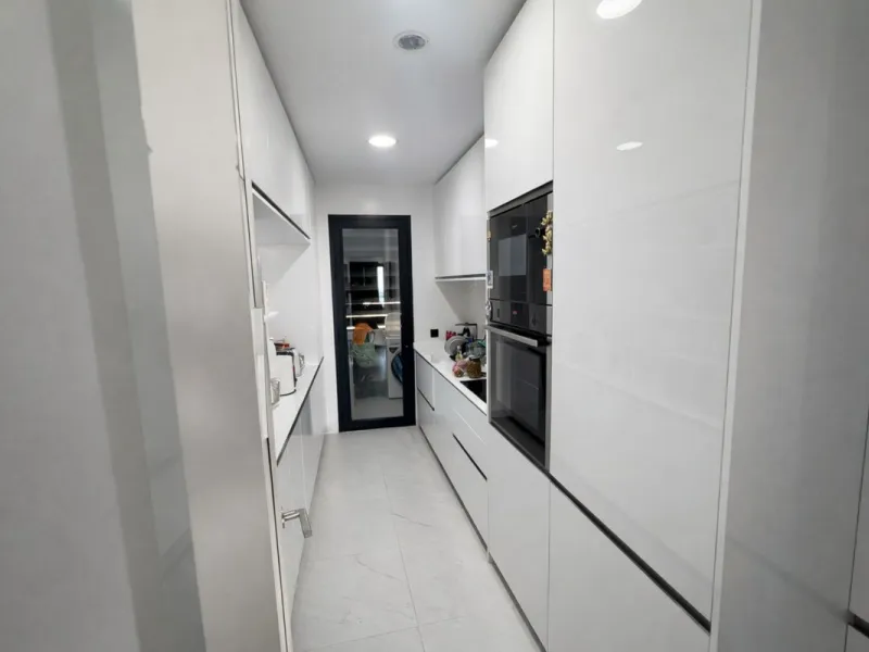Apartment - Middle Floor Apartment в продаже в Estepona, Málaga. В доме 2 спален и 2 ванных комнат. Площадь дома 138 м²