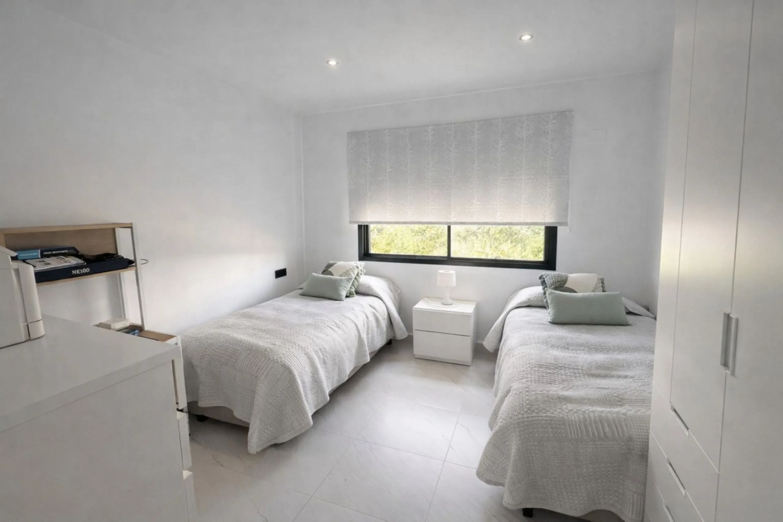 Apartment - Middle Floor Apartment в продаже в Estepona, Málaga. В доме 2 спален и 2 ванных комнат. Площадь дома 138 м²