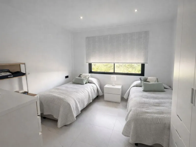 Apartment - Middle Floor Apartment в продаже в Estepona, Málaga. В доме 2 спален и 2 ванных комнат. Площадь дома 138 м²