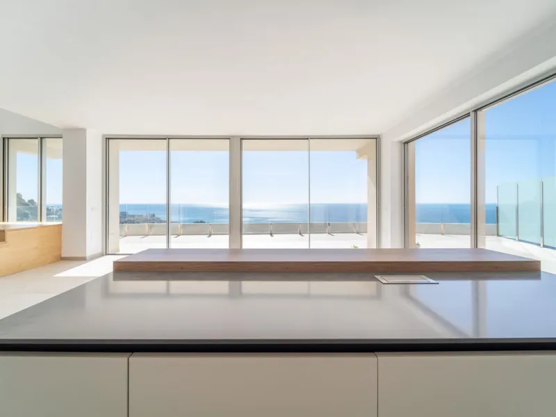Brand new south facing penthouse duplex, located in the exclusive urbanization of Stupa Hills. The property consists of hall, 3 bedrooms with built-in wardrobes and electric blinds, bathroom and guest toilet, open plan kitchen fully furnished and equipped